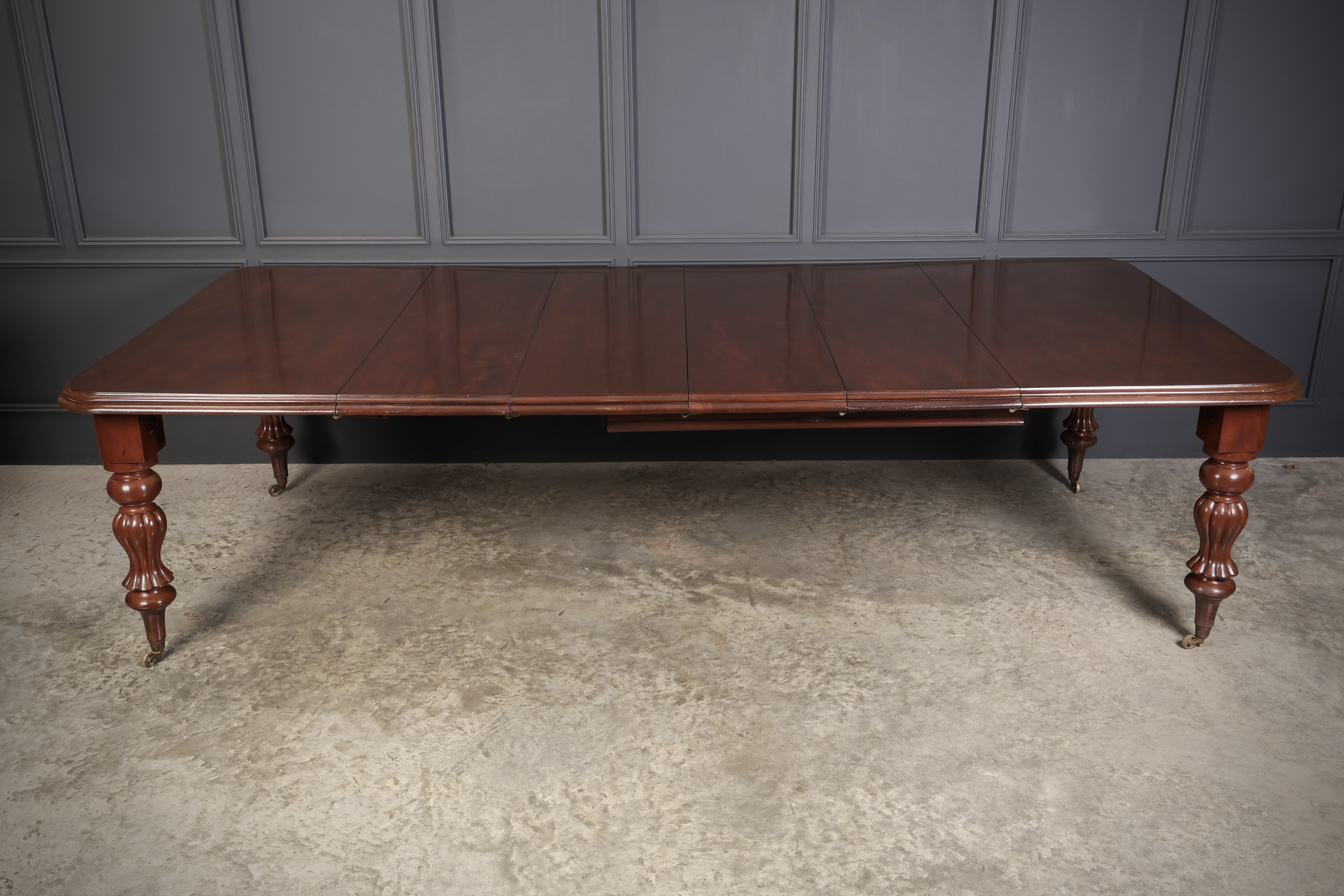 Early Victorian Mahogany Extending Dining Table Antique dining Antique Furniture